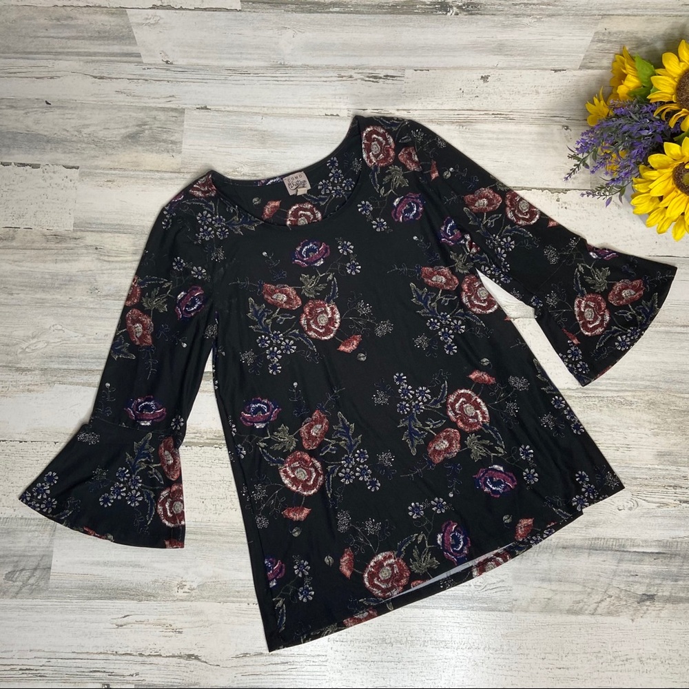 NWOT Cosmo Vintage Floral Bell Sleeve Top